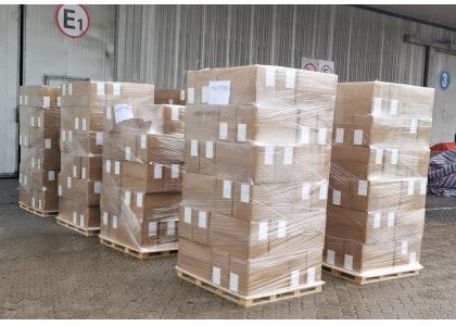 1500kgs VF veggie chips - vacuum fried beetroot chips is loaded in port today. Rice bran oil fried.