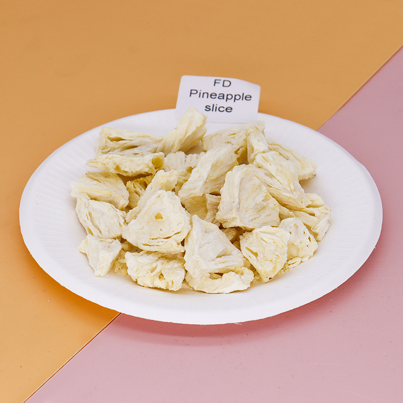 Freeze dried pineapple slices